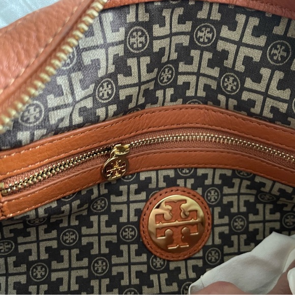 NWT RARE TORY BURCH ANNA SATCHEL IN TAN LEATHER $495 - Picture 8 of 12
